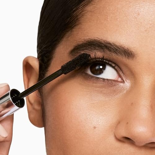 Clinique High Impact Mascara | Lengthening, Volumizing + Safe For Sensitive Eyes, Black, 0.24 Fl Oz - Image 4